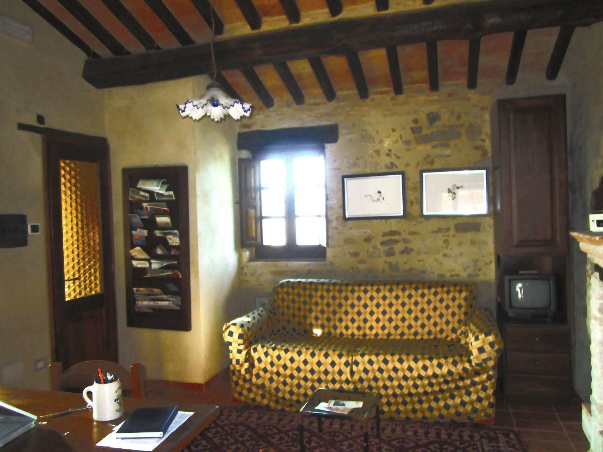 Castello Di Cisterna Aparthotel Gaglietole Exterior photo